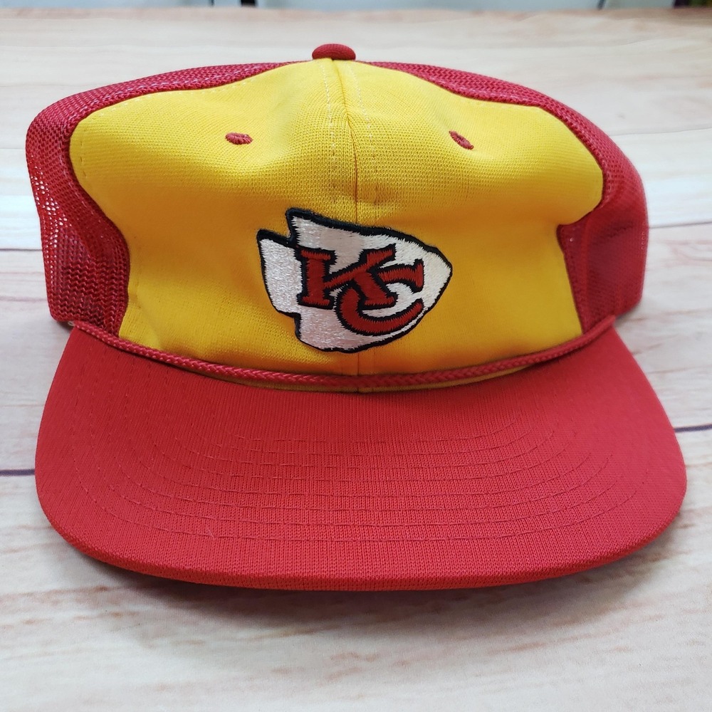 Vintage Kansas City Chiefs Hat Cap Snap Back Mens One Size Yellow NFL Football